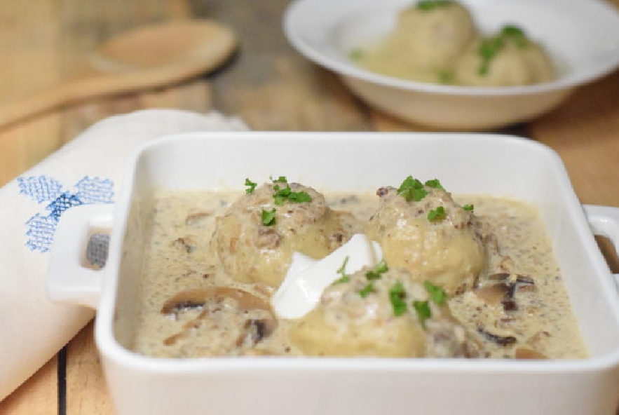 Canederli Di Pane Con Salsa Ai Funghi Manjoo